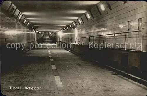 Rotterdam Doorgang onder de rivier Kat. Rotterdam