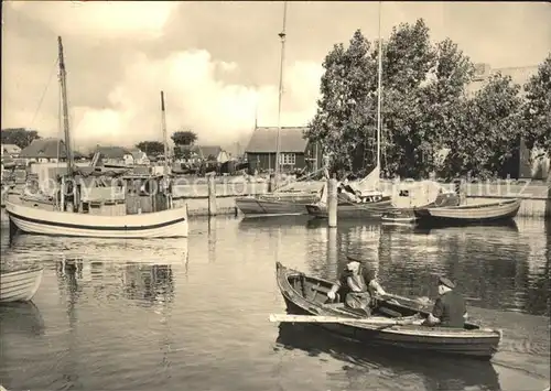 Insel Hiddensee Bootshafen in Neudorf Kat. Insel Hiddensee