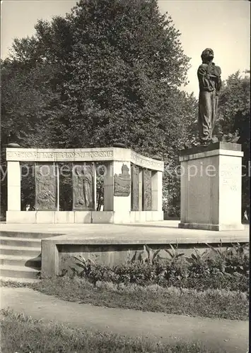 Tabor Suedboehmen Husovy sady s Hysovym pomnikem od sochare Kat. Tabor