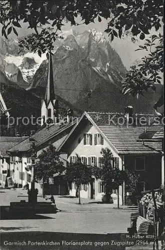 Garmisch Partenkirchen Floriansplatz mit Zugspitze Kat. Garmisch Partenkirchen