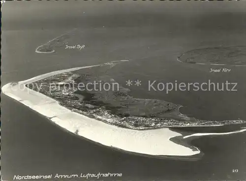 Amrum Nordseeinsel mit Insel Sylt und Foehr Fliegeraufnahme Kat. Nebel