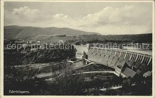 Hemfurth Edersee Sperrmauer Kraftwerke Edertalsperre im Hintergrund der Peterskopf Kat. Edertal