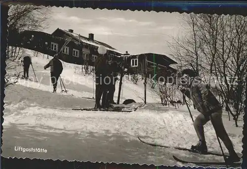 Willingen Sauerland Liftgaststaette Skifahrer Wintersportplatz Kat. Willingen (Upland)