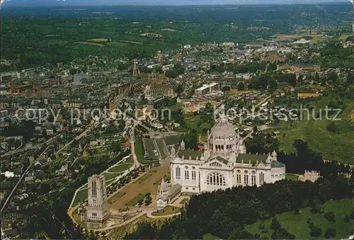 Lisieux Ville et Basilique vue aerienne Kat. Lisieux