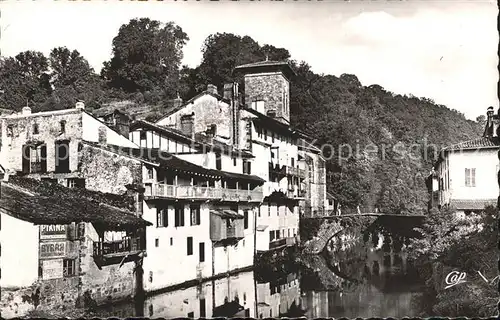 Saint Jean Pied de Port Haeuser an der Nive Kat. Saint Jean Pied de Port