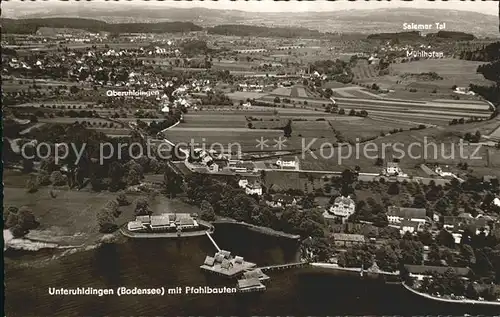 Unteruhldingen mit Pfahlbauten Bodensee Fliegeraufnahme Kat. Uhldingen Muehlhofen