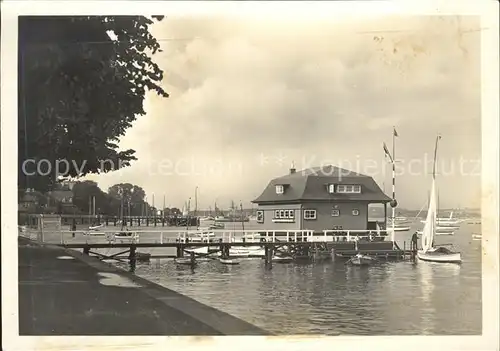 Kiel Partie an der Wasserallee Bootshaus Steg Segelboot Kat. Kiel