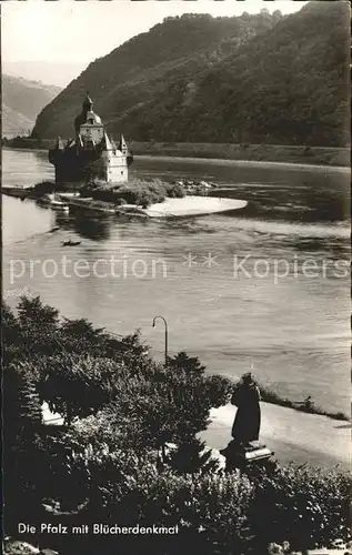 Kaub Blick vom Turmhotel Burg Pfalz mit Bluecherdenkmal am Rhein Kat. Kaub