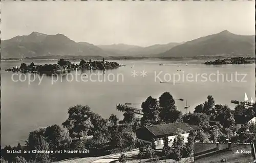 Gstadt Chiemsee Panorama mit Fraueninsel und Alpen Kat. Gstadt a.Chiemsee