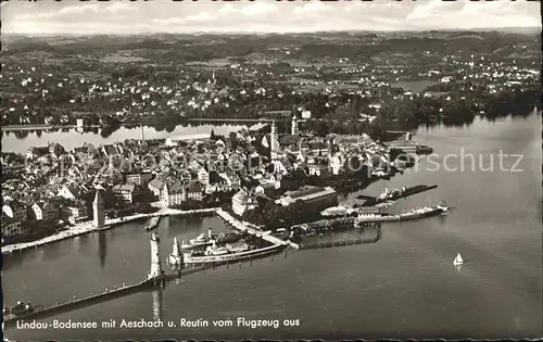 Lindau Bodensee Hafen mit Aeschach und Reutin Fliegeraufnahme Kat. Lindau (Bodensee)