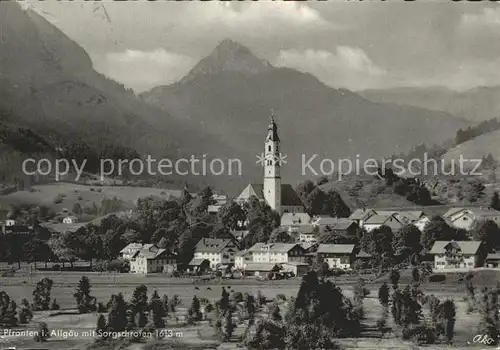 Pfronten Ortsansicht mit Kirche Sorgschrofen Allgaeuer Alpen Kat. Pfronten