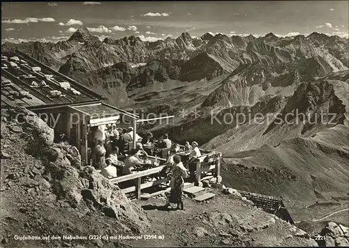 Oberstdorf Gipfelhuette auf dem Nebelhorn mit Hochvogel Alpenpanorama Kat. Oberstdorf