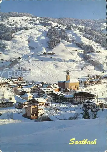 Saalbach Hinterglemm mit Talstation der Schattbergseilbahn und Kohlmannskopf Kat. Saalbach Hinterglemm