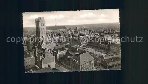 Luebeck Blick vom Petrikirchturm auf St Marien und Rathaus Kat. Luebeck