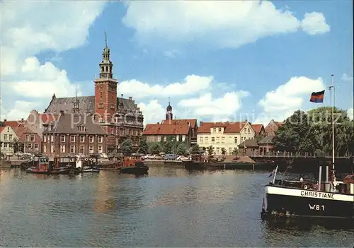 Leer Ostfriesland Hafen mit Rathaus und Alte Waage Kat. Leer (Ostfriesland)