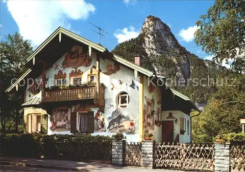 Oberammergau Lueftimalerei am Rotkaeppchenhaus Kat. Oberammergau