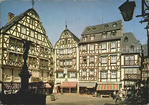 Bernkastel Kues Markt Michaelsbrunnen Kat. Bernkastel Kues