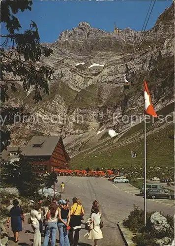 Schwaegalp Blick von der Talstation der Saentis Schwebebahn auf Restaurant mit Gyrenspitz und Saentis Kat. Schwaegalp