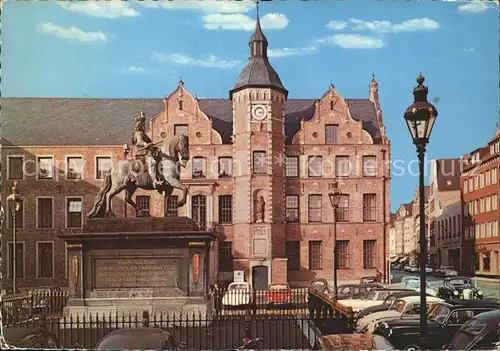 Duesseldorf Rathaus mit Jan Wellem Denkmal Kat. Duesseldorf