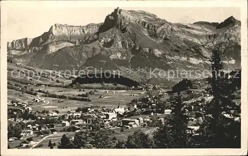 Megeve Station estivale et l Aiguille de Varan Kat. Megeve