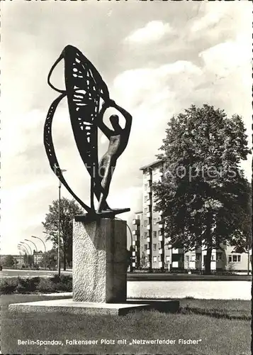 Spandau Falkenseer Platz mit Netzwerfender Fischer Skulptur Kat. Berlin