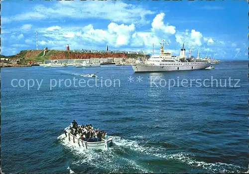 Helgoland Reede mit Seebaederschiffen und Brandungsbooten / Helgoland /Pinneberg LKR