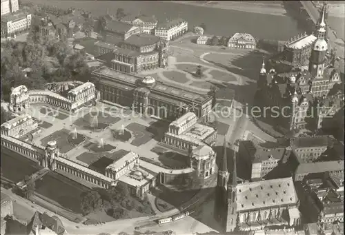 Dresden Fliegeraufnahme Zwinger und Theaterplatz Kat. Dresden Elbe