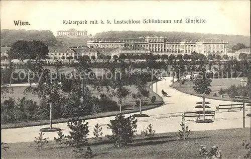 Wien Kaiserpark mit Lustschloss Schoebrunn und Gloriette Kat. Wien