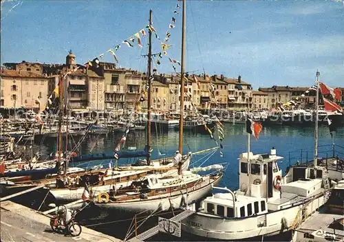 Saint Tropez Var Le port de peche et de plaisance Le quai Suffren Kat. Saint Tropez