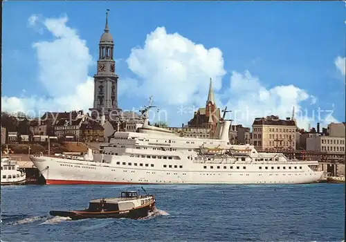 Hamburg Hafenpartie St Pauli Landungsbruecken St Michaeliskirche Passagierschiff Kat. Hamburg