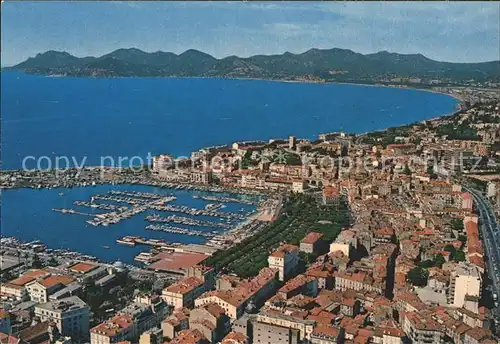 Cannes Alpes Maritimes Les Allees le port le Mont Chevalier Vue aerienne Kat. Cannes