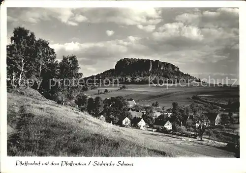 Pfaffendorf Koenigstein mit dem Pfaffenstein Kat. Koenigstein Saechsische Schweiz