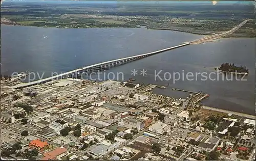 Fort Myers Bridge across Caloosahatchee River air view Kat. Fort Myers