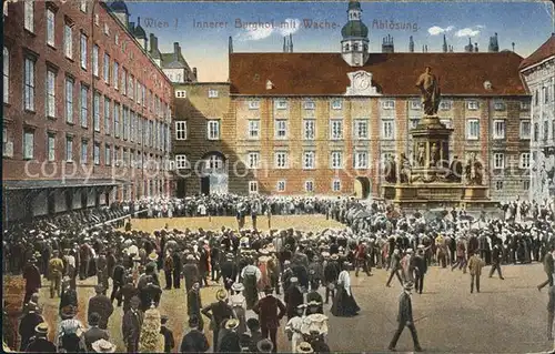 Wien Innerer Burghof mit Wache Abloesung Denkmal Kat. Wien