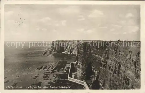 Helgoland Felspartie mit Schutzmauer / Helgoland /Pinneberg LKR