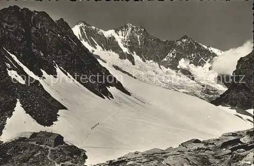 Saas Fee Britanniahuette Mischabelgruppe Taeschhorn Dom Suedlenspitze Berghuette Walliser Alpen Kat. Saas Fee