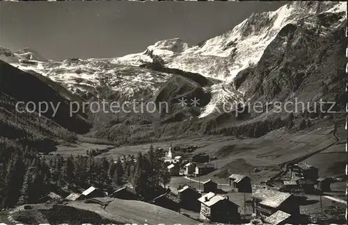 Saas Fee Ortsansicht mit Allalinhorn Alphubel Taeschhorn Feegletscher Walliser Alpen Kat. Saas Fee