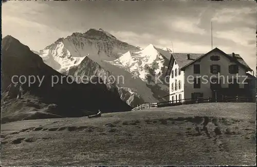 Maennlichen Hotel mit Jungfrau Kat. Maennlichen