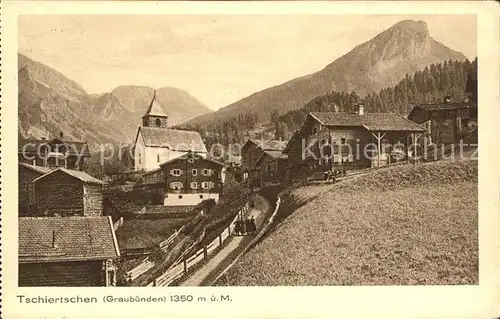 Tschiertschen Dorfansicht mit Kirche Alpen Kat. Tschiertschen