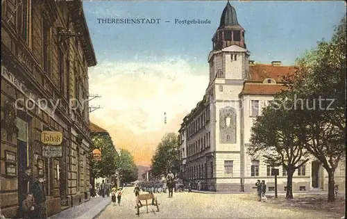 Theresienstadt Tschechien Postgebaeude Soldaten / Terezin /