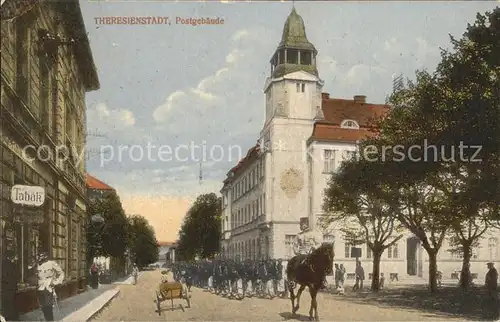 Theresienstadt Tschechien Postgebaeude Soldaten Pferd / Terezin /