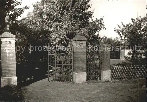 Schwei Ehrenmal Eingang Kat. Stadland