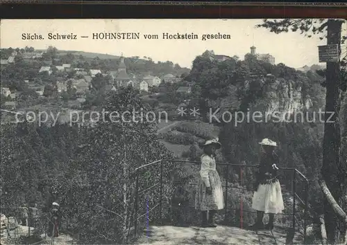 Hohnstein Saechsische Schweiz Blick vom Hockstein auf Stadt und Schloss Kat. Hohnstein