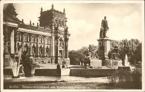 Berlin Bismarckdenkmal am Reichstagsgebaeude Kat. Berlin