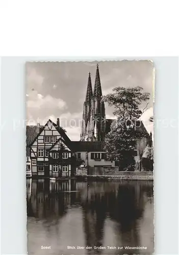 Soest Arnsberg Blick ueber den grossen Teich zur Wiesenkirche / Soest /Soest LKR