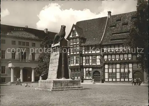 Braunschweig Burgplatz mit Burgloewen Kat. Braunschweig