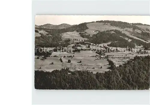 Schindelberg Bergdorf mit Falkenkoepfen und Fluh Allgaeuer Voralpen Kat. Oberstaufen