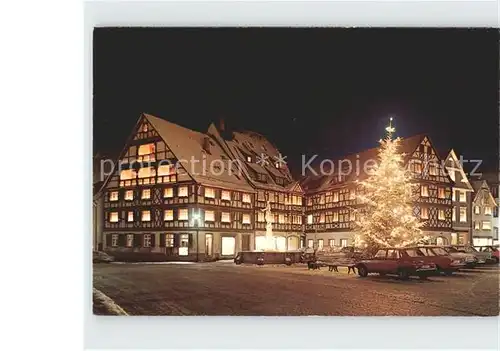 Gengenbach Marktplatz Brunnen Weihnachtsbaum Fachwerkhaeuser Nachtaufnahme Kat. Gengenbach Schwarzwald