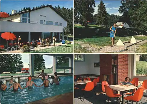 Montfaucon Franches Montagnes Centre communautaire avec piscine et places de jeux Kat. Montfaucon