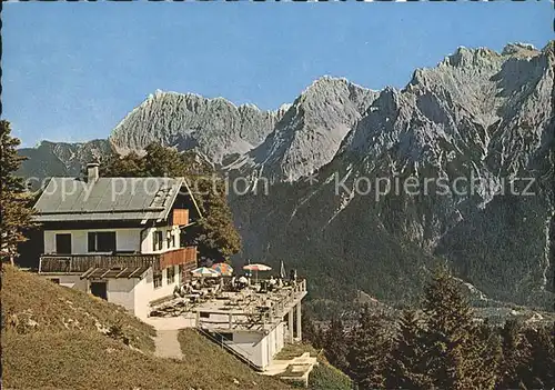 Mittenwald Bayern Kranzberg Haus mit Tiefkarspitze und Woerner Karwendelgebirge Kat. Mittenwald
